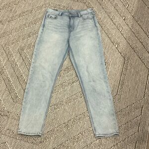 American Eagle Outfitters Light Wash Denim mom jean size 4
